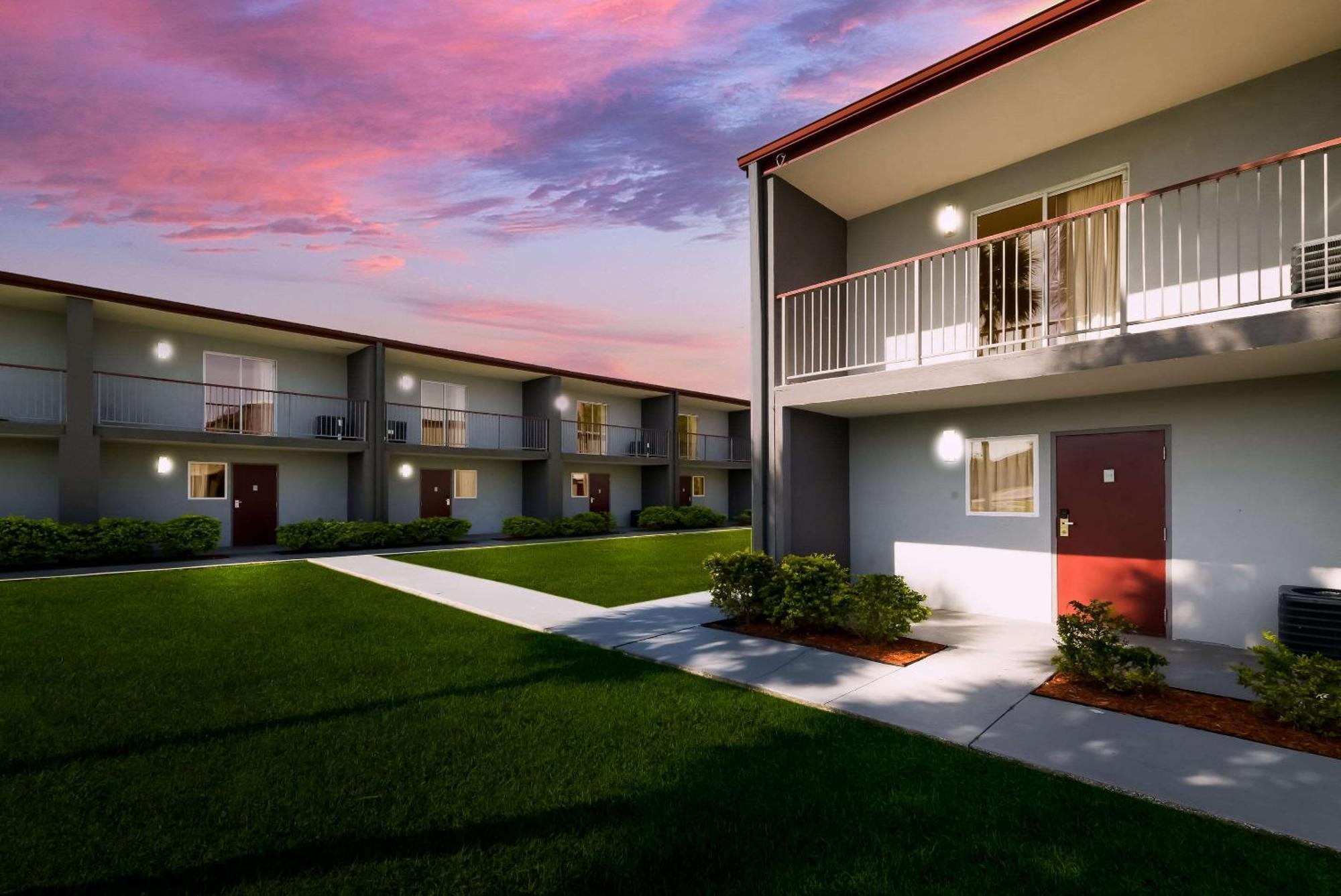 Quality Suites Wildwood - The Villages Exterior foto